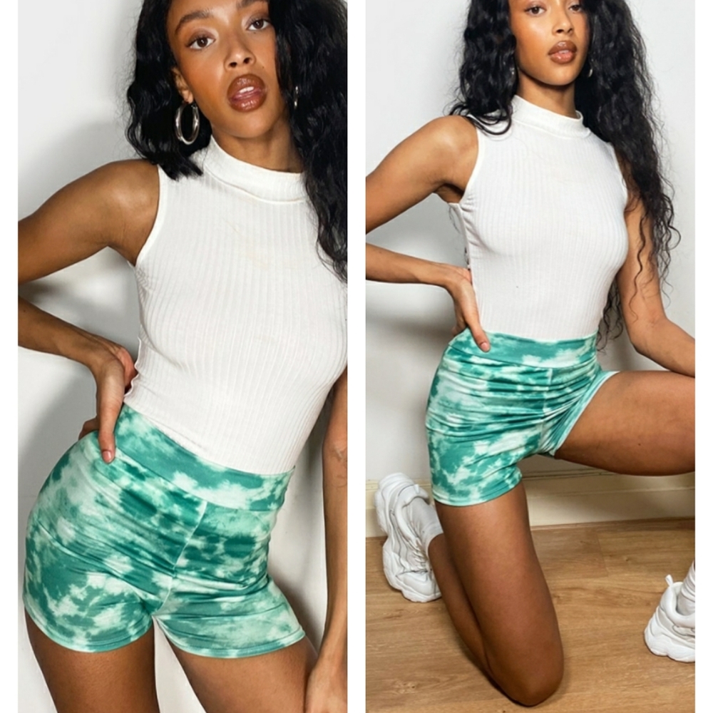 PRETTYLITTLETHING Green White Tie Dye Jersey High Waisted Hot Pants Shorts 6 NWT